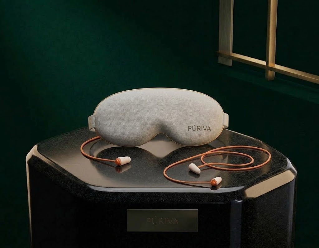 PÚRIVA DreamQuiet™ 3D Contoured Sleep Mask with Earplugs